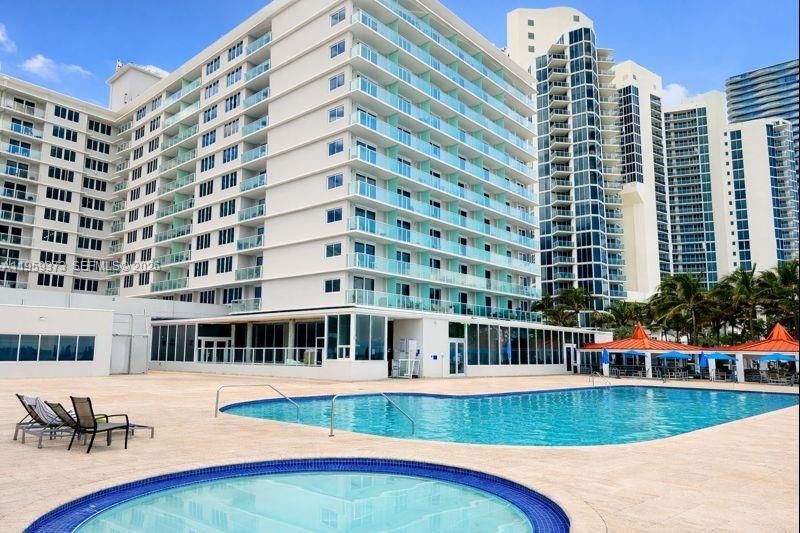 19201 Collins Ave , Unit 707, Sunny Isles Beach, FL 33160 Photo