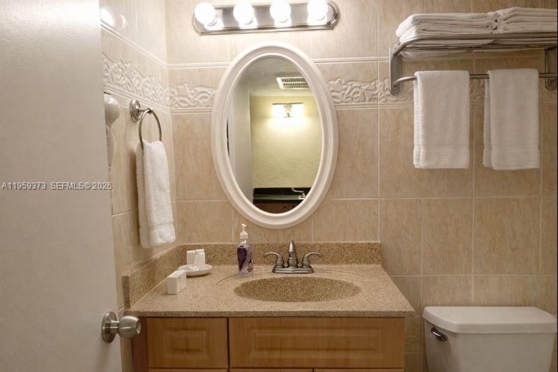 19201 Collins Ave , Unit 707, Sunny Isles Beach, FL 33160 Photo