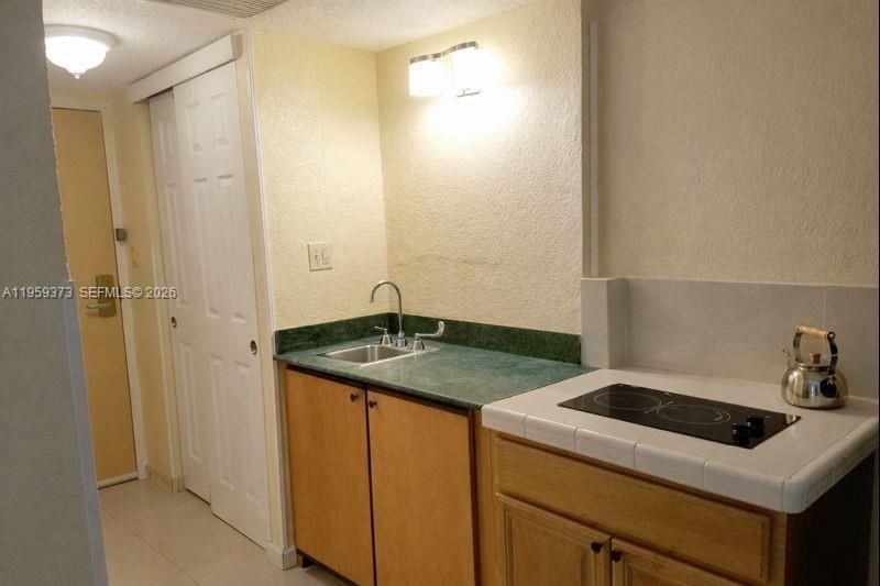 19201 Collins Ave , Unit 707, Sunny Isles Beach, FL 33160 Photo