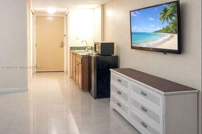 19201 Collins Ave , Unit 707, Sunny Isles Beach, FL 33160 Photo