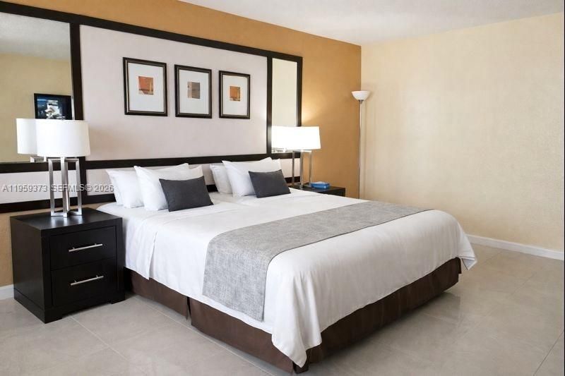 19201 Collins Ave , Unit 707, Sunny Isles Beach, FL 33160 Photo