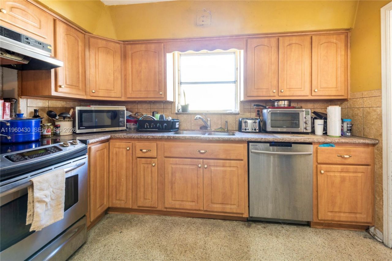 600 SW 11th Ave, Hallandale Beach, FL 33009 Photo