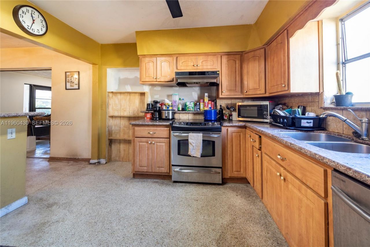 600 SW 11th Ave, Hallandale Beach, FL 33009 Photo