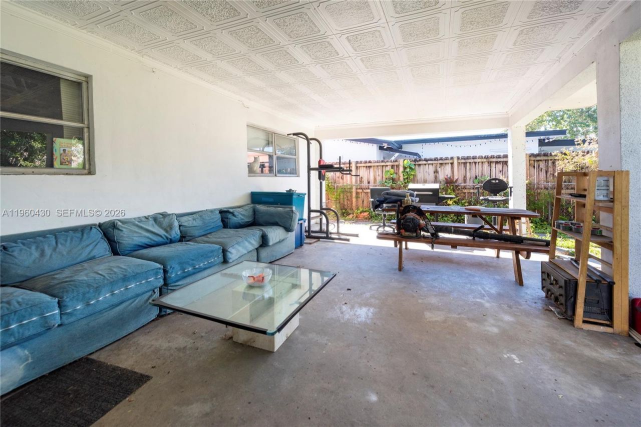 600 SW 11th Ave, Hallandale Beach, FL 33009 Photo