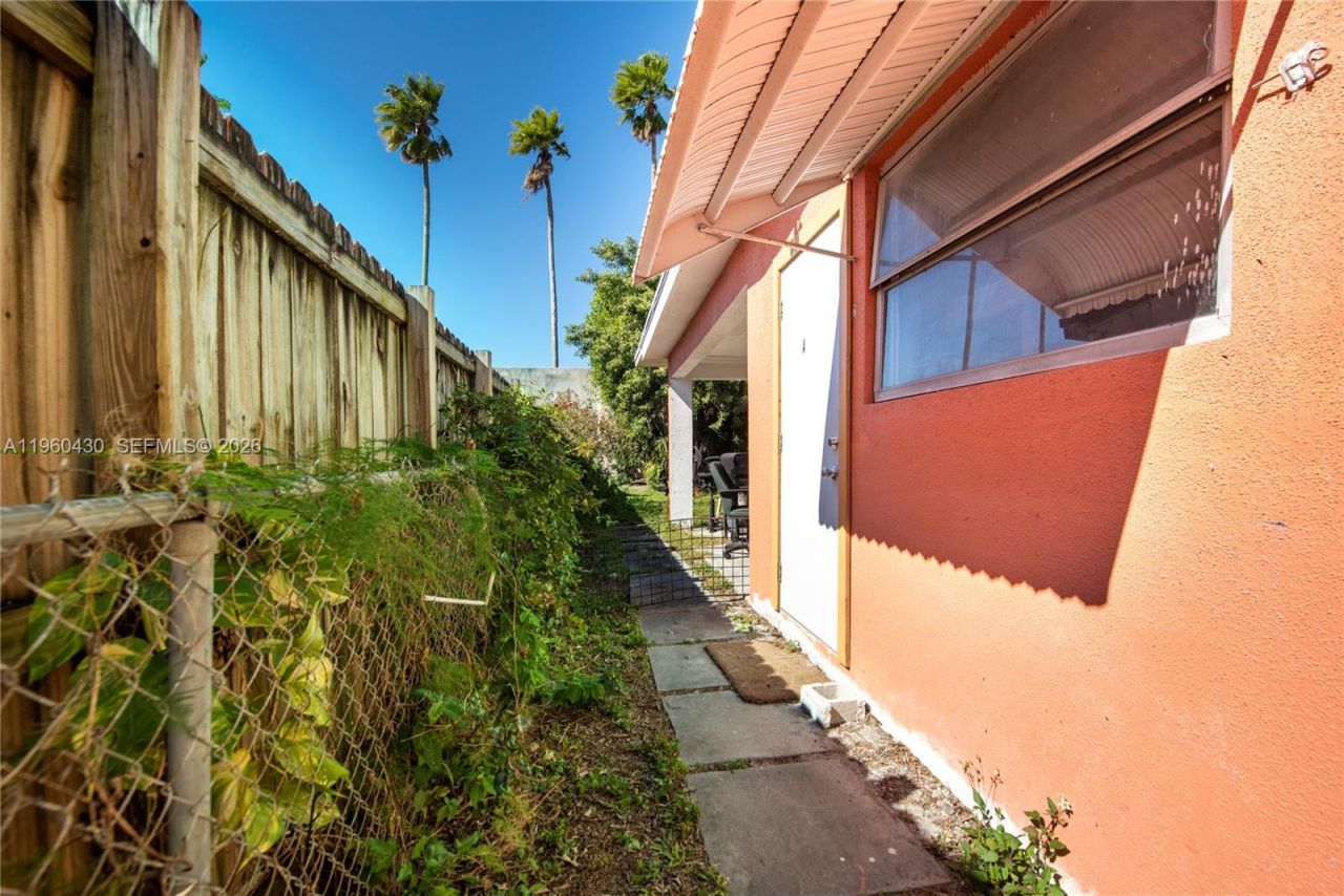 600 SW 11th Ave, Hallandale Beach, FL 33009 Photo