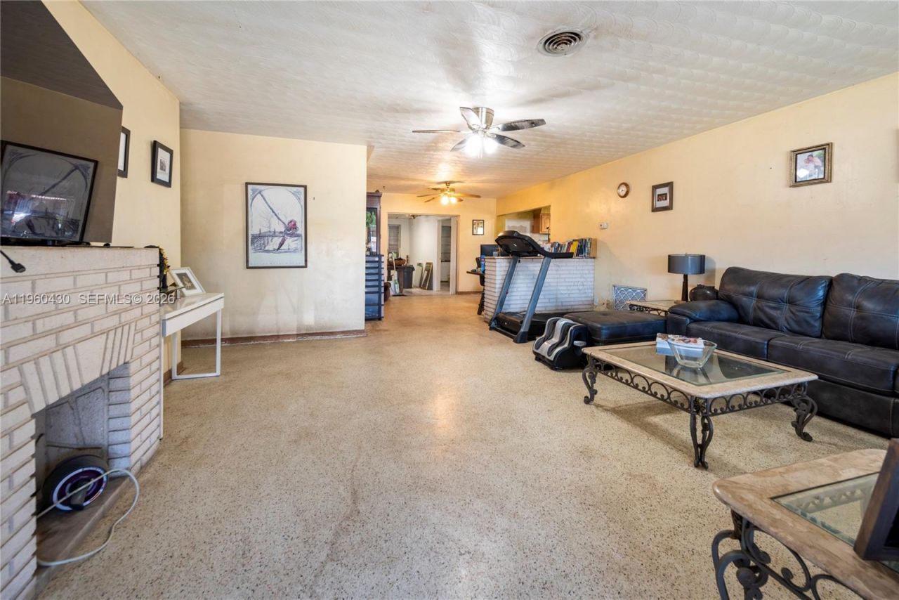 600 SW 11th Ave, Hallandale Beach, FL 33009 Photo