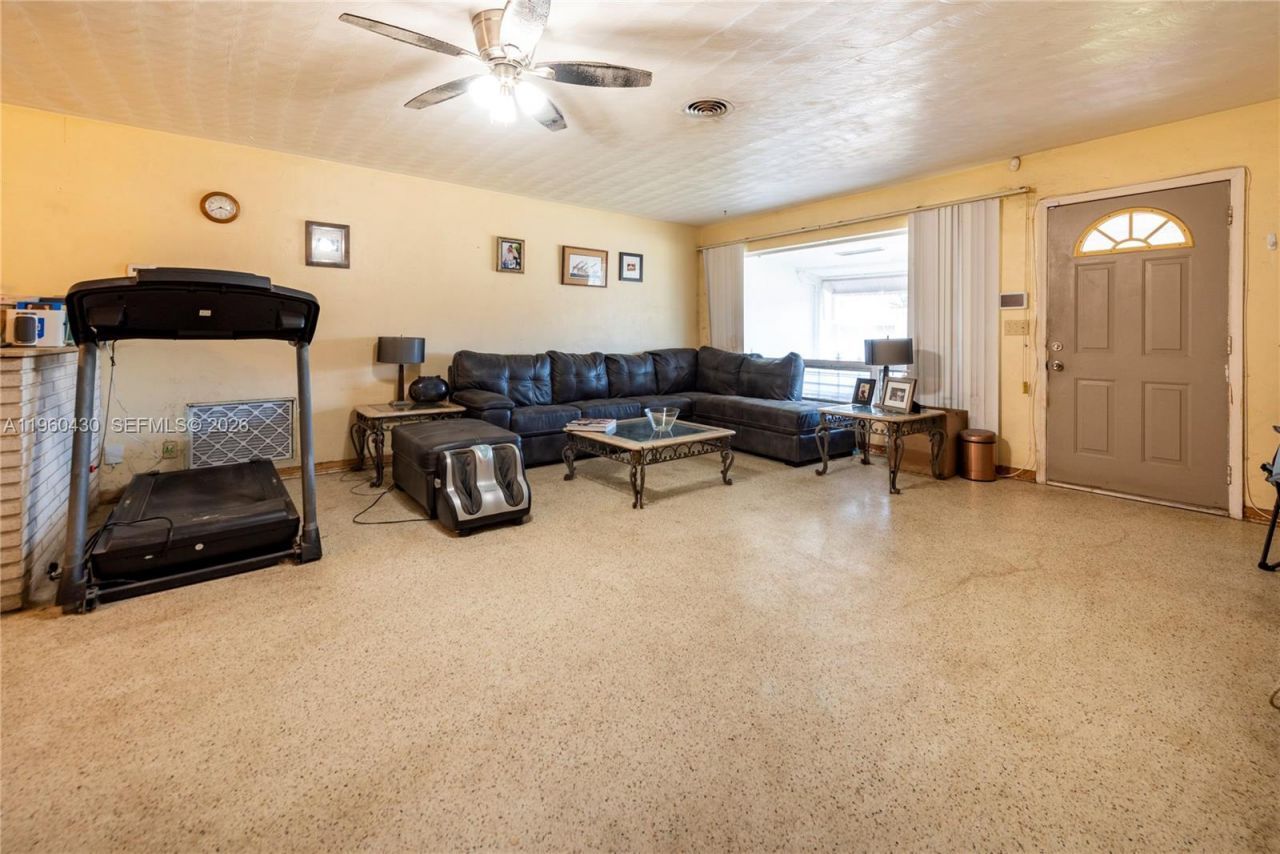 600 SW 11th Ave, Hallandale Beach, FL 33009 Photo