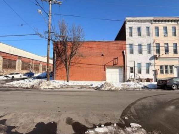 355 N 8TH STREET, READING, PA 19601