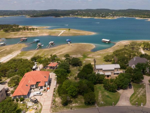 518 Deckhouse DR, Lago Vista, TX 78645