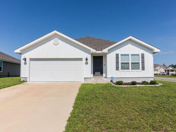202 Laurel Hill Street, Crestview, FL 32539