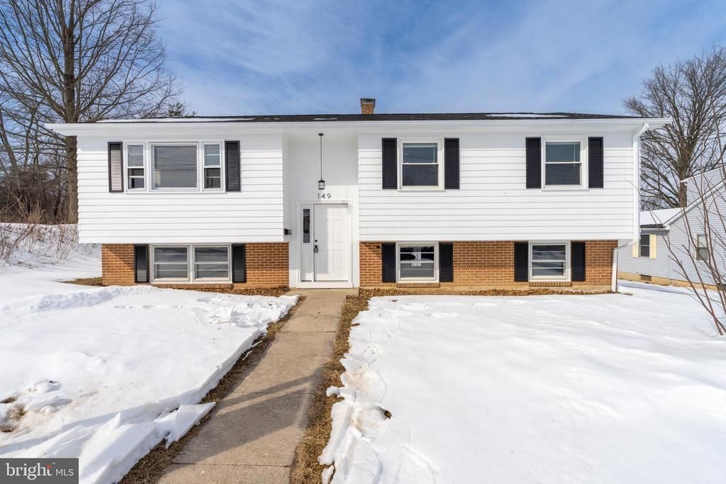 149 W Myrtle Street, Littlestown, PA 17340 Main Photo