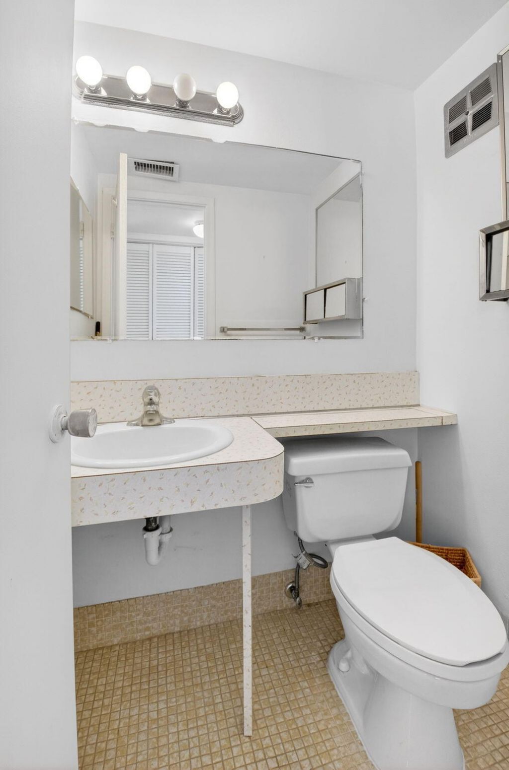 480 Horizon W, Unit 205, Boynton Beach, FL 33435 Photo