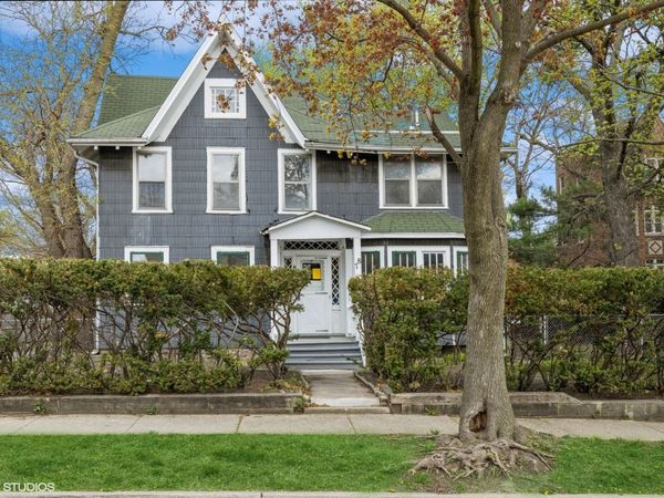 78 Pine Avenue, Riverside, IL 60546