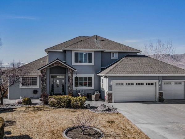 103 Hillcrest Circle, Dayton, NV 89403