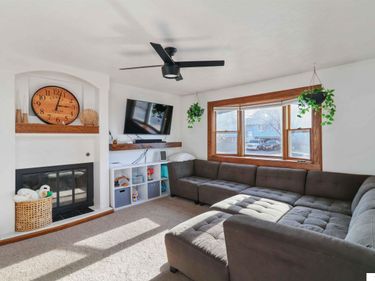 7778 Greenleaf Drive, La Vista, NE 68128