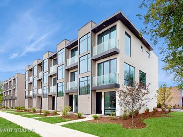 6330 Hennings Court, Morton Grove, IL 60053