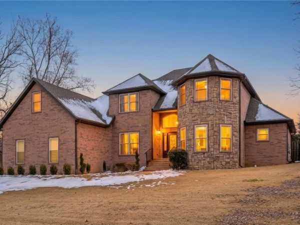 4367 W American Drive, Fayetteville, AR 72704