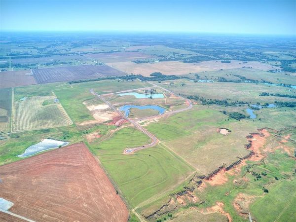 972 Old Farm Road, Tuttle, OK 73089