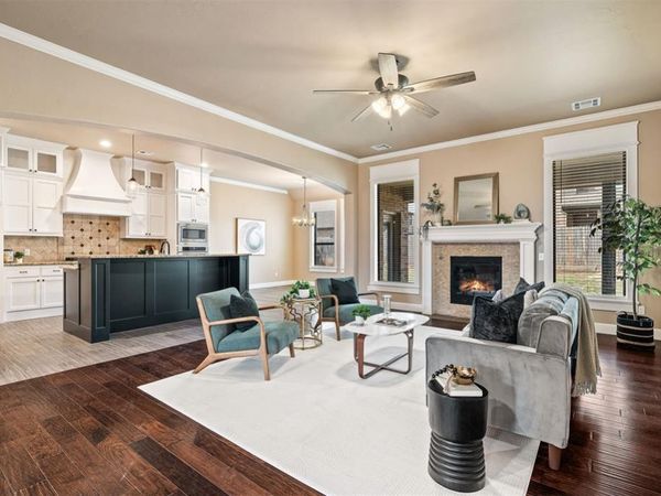 1113 Lindsey Lane, Moore, OK 73160