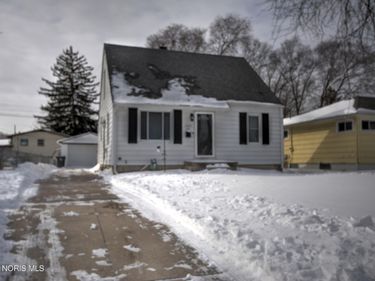 1027 Michigan Avenue, Maumee, OH 43537