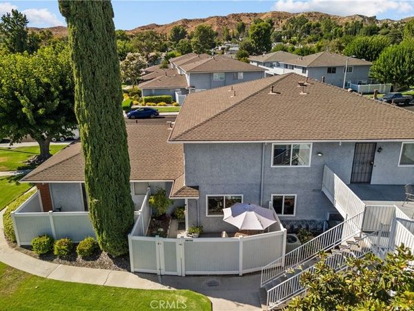 28152 Robin, Saugus, CA 91350