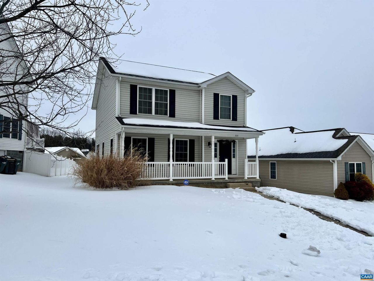 305 Overview St, Waynesboro, VA 22980 Main Photo