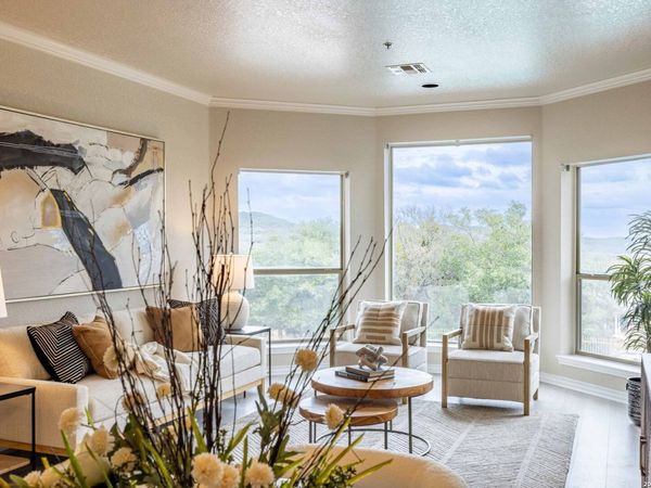 20 Tapatio Dr E, Unit 102, Boerne, TX 78006