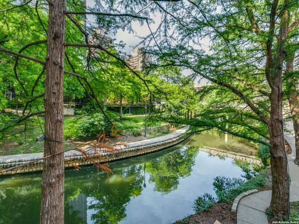 1022 Navarro, Unit 306, San Antonio, TX 78205