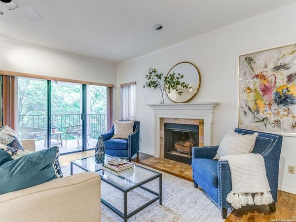 1022 Navarro, Unit 306, San Antonio, TX 78205