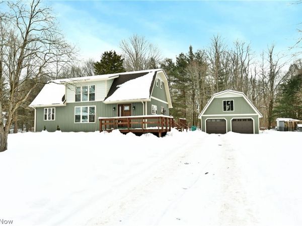 3894 Nelson Mosier Road, Leavittsburg, OH 44430