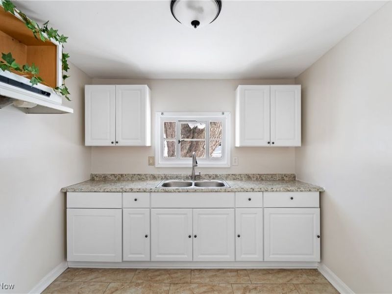 1824 Root Avenue NE, Canton, OH 44705 Photo 13