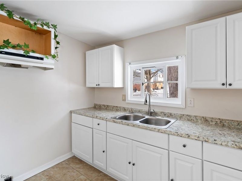 1824 Root Avenue NE, Canton, OH 44705 Photo 14