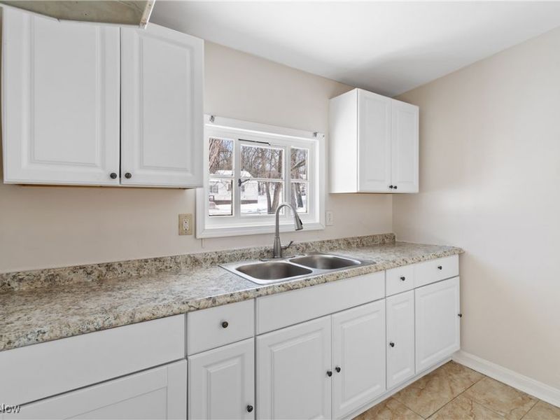 1824 Root Avenue NE, Canton, OH 44705 Photo 15