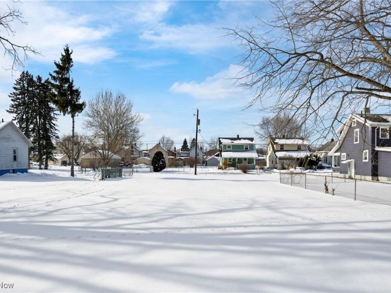 1824 Root Avenue NE, Canton, OH 44705 Photo 25