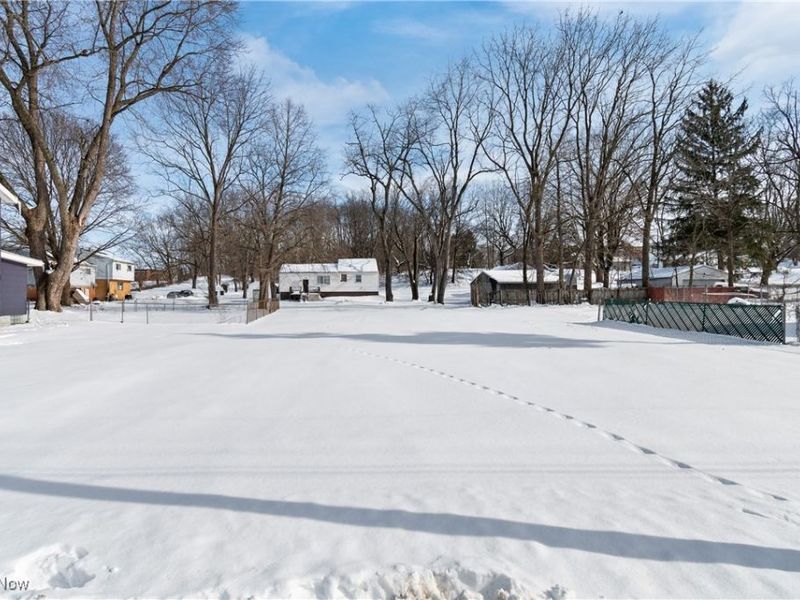 1824 Root Avenue NE, Canton, OH 44705 Photo 3