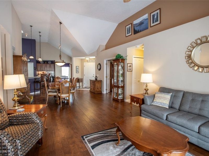 5221 Spruce Pointe Lane, Brunswick, OH 44212 Photo 3