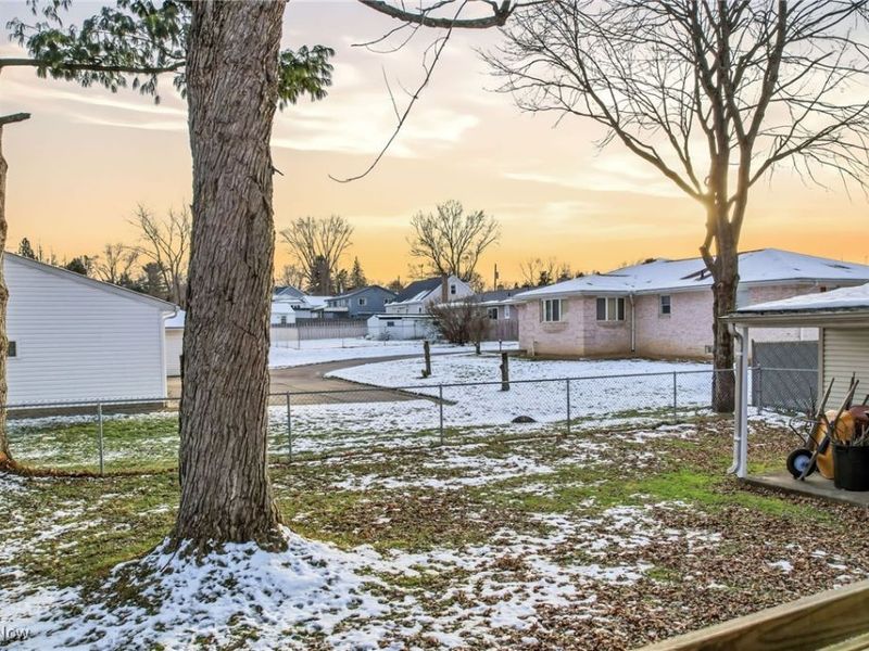 327 W Park Avenue, Hubbard, OH 44425 Photo 12