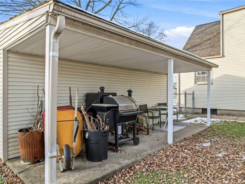 327 W Park Avenue, Hubbard, OH 44425 Photo 14