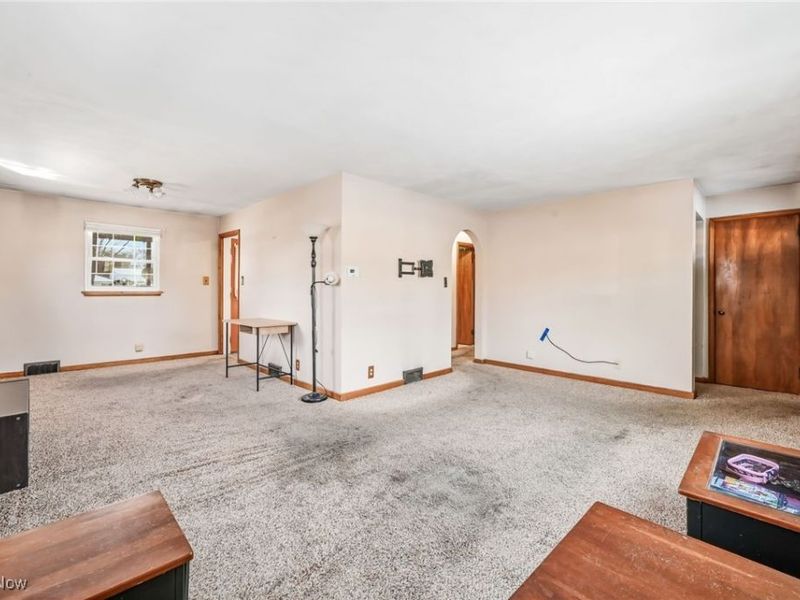 327 W Park Avenue, Hubbard, OH 44425 Photo 25