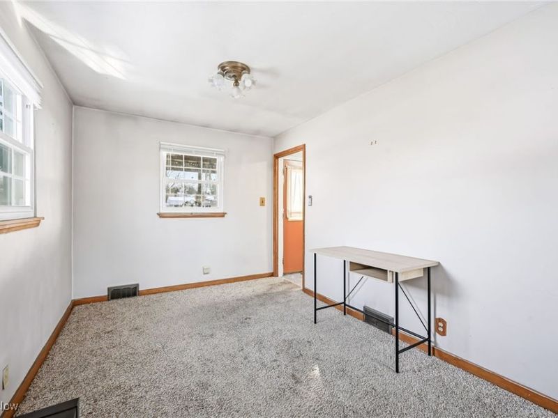 327 W Park Avenue, Hubbard, OH 44425 Photo 26