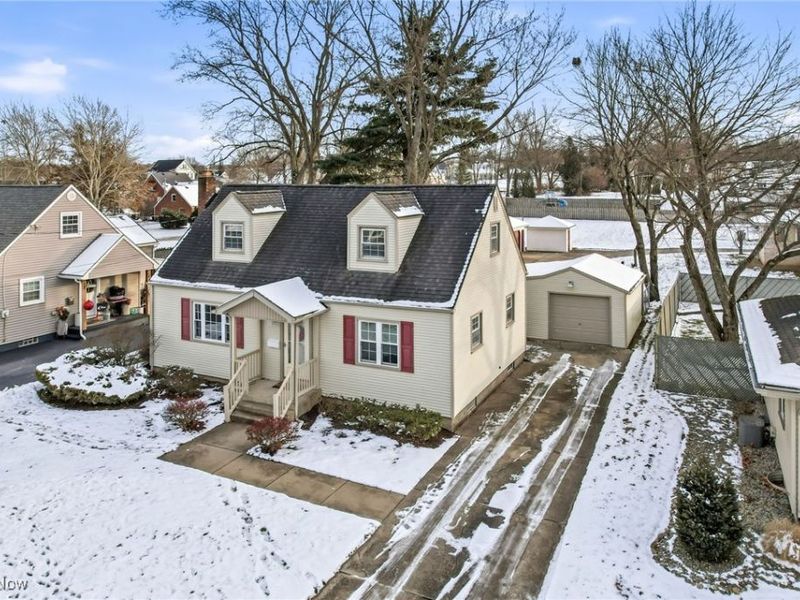 327 W Park Avenue, Hubbard, OH 44425 Photo 4