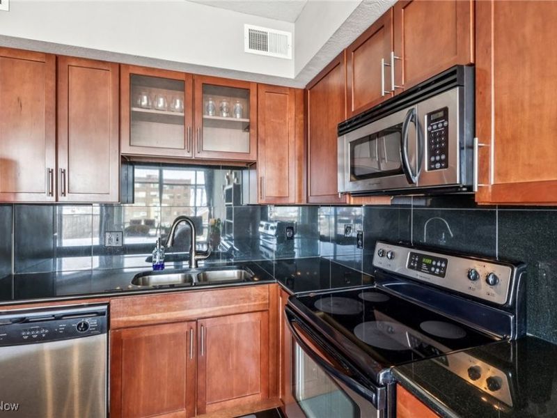 1237 Washington Avenue, Unit 611, Cleveland, OH 44113 Photo 18