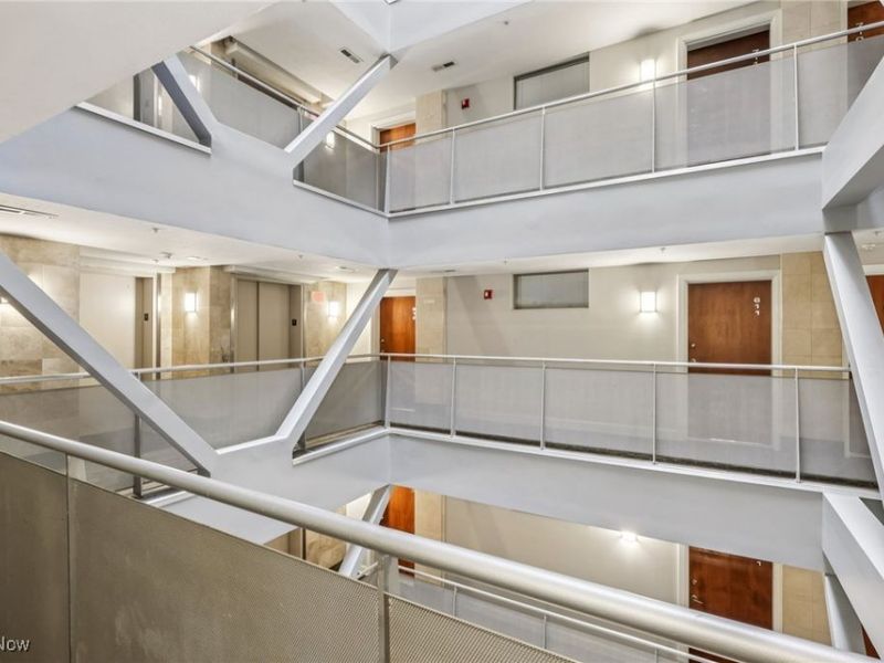 1237 Washington Avenue, Unit 611, Cleveland, OH 44113 Photo 8