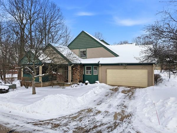 764 Hampton Court, Sagamore Hills, OH 44067