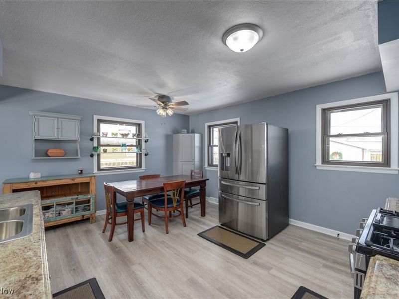 19312 Parkmount Avenue, Cleveland, OH 44135 Photo 13