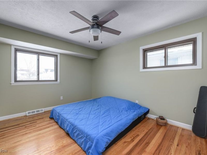 19312 Parkmount Avenue, Cleveland, OH 44135 Photo 16