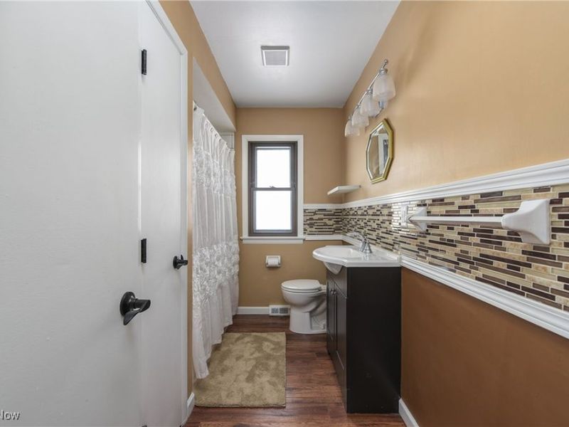 19312 Parkmount Avenue, Cleveland, OH 44135 Photo 19