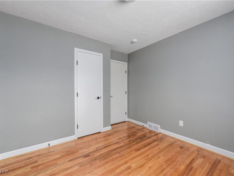 19312 Parkmount Avenue, Cleveland, OH 44135 Photo 23