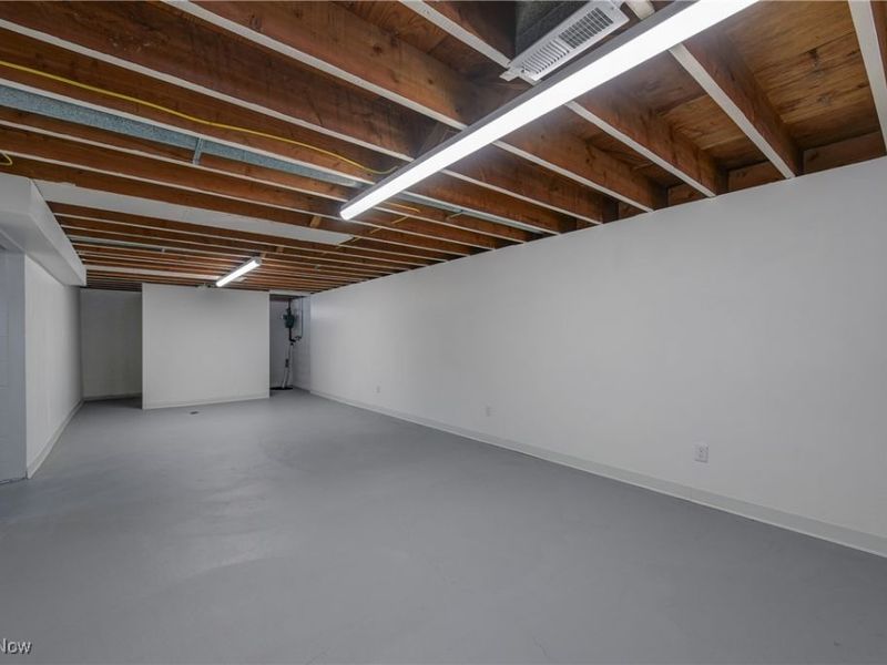 19312 Parkmount Avenue, Cleveland, OH 44135 Photo 29