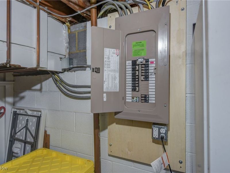 19312 Parkmount Avenue, Cleveland, OH 44135 Photo 36